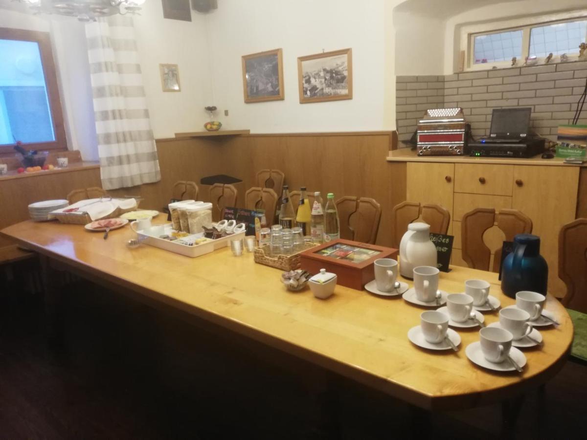 Gaststaette Liebl Hotel Wiesent Bagian luar foto