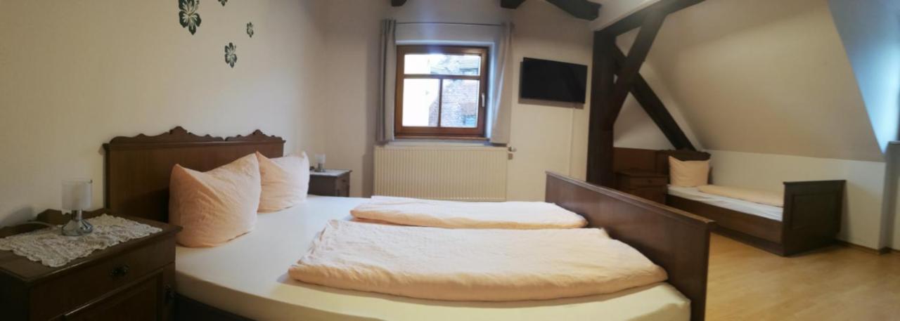 Gaststaette Liebl Hotel Wiesent Bagian luar foto