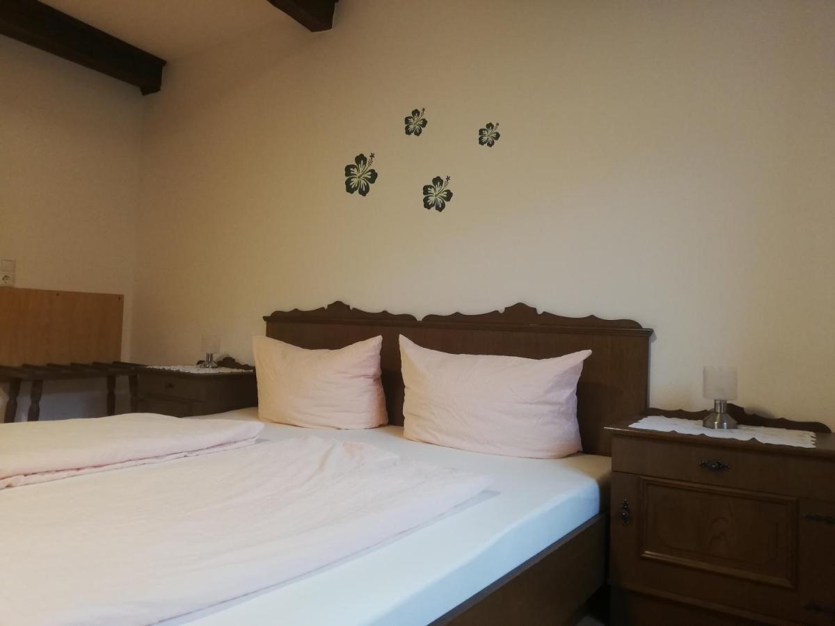 Gaststaette Liebl Hotel Wiesent Bagian luar foto