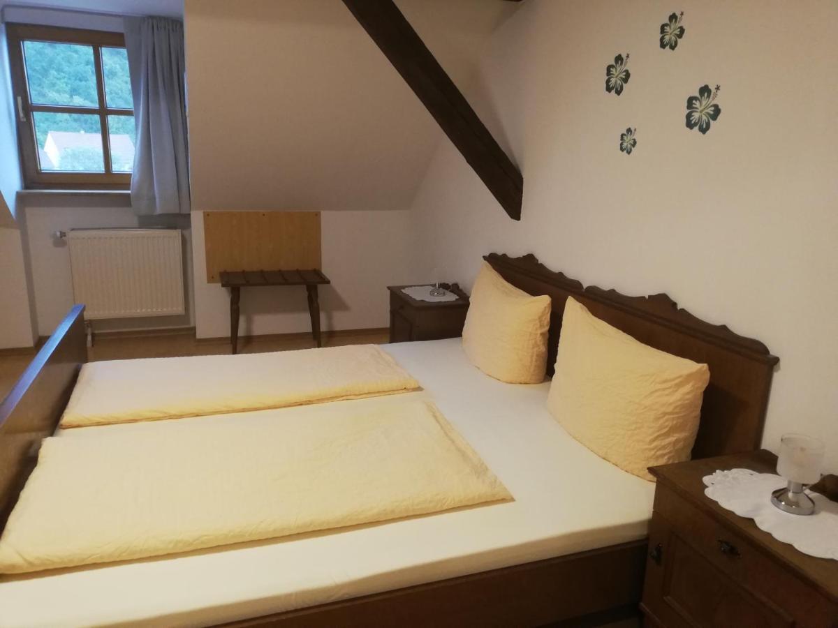 Gaststaette Liebl Hotel Wiesent Bagian luar foto