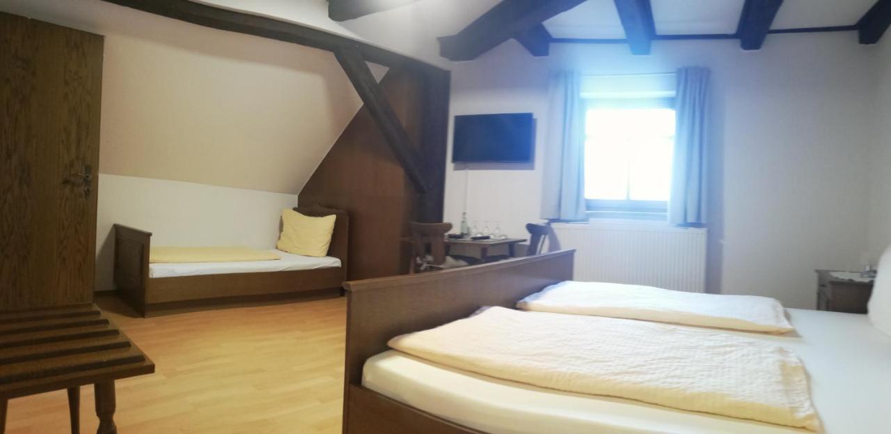 Gaststaette Liebl Hotel Wiesent Bagian luar foto