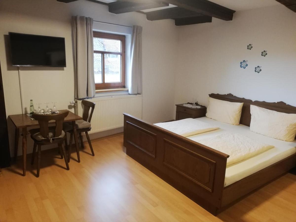 Gaststaette Liebl Hotel Wiesent Bagian luar foto