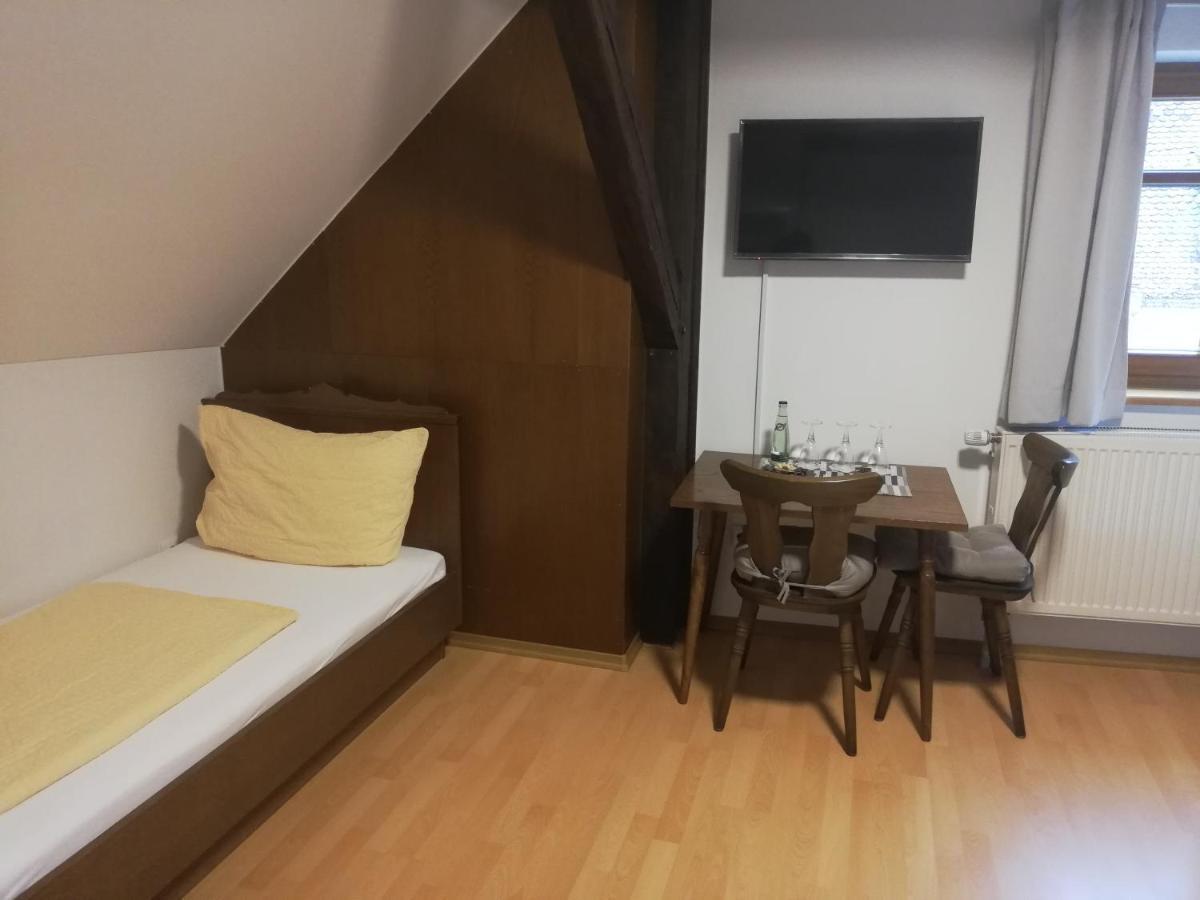 Gaststaette Liebl Hotel Wiesent Bagian luar foto